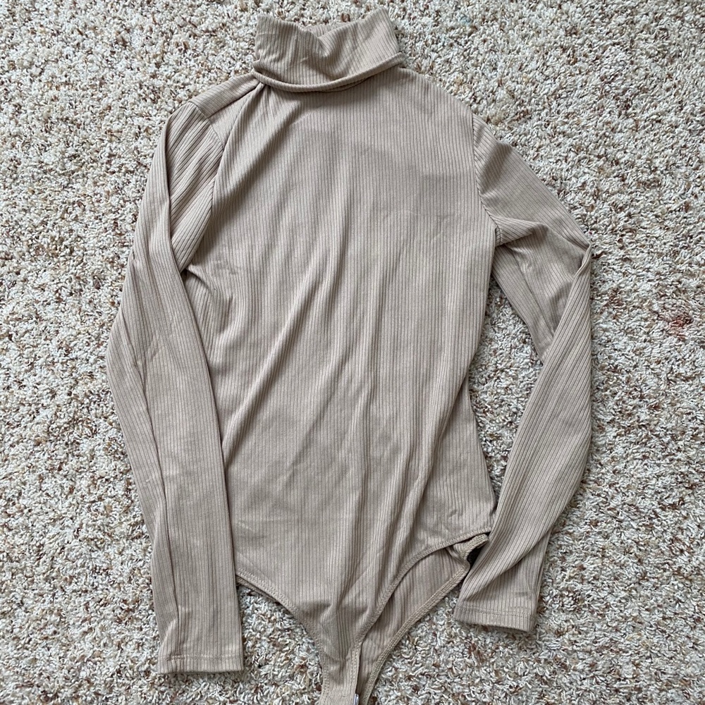 Fashion Nova turtleneck body suit